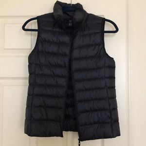 Black thinsulate Uniqlo Puffer Vest